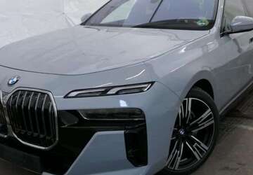 BMW 740 14.100 km 93.740 &euro; Paderborn 33100