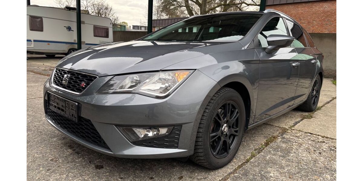 Seat Leon 133.136 km 11.990 &euro; Paderborn 33104