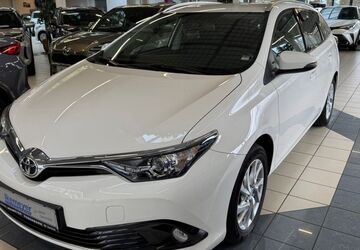 Toyota Auris Touring Sports 53.470 km 11.890 &euro; Paderborn 33104