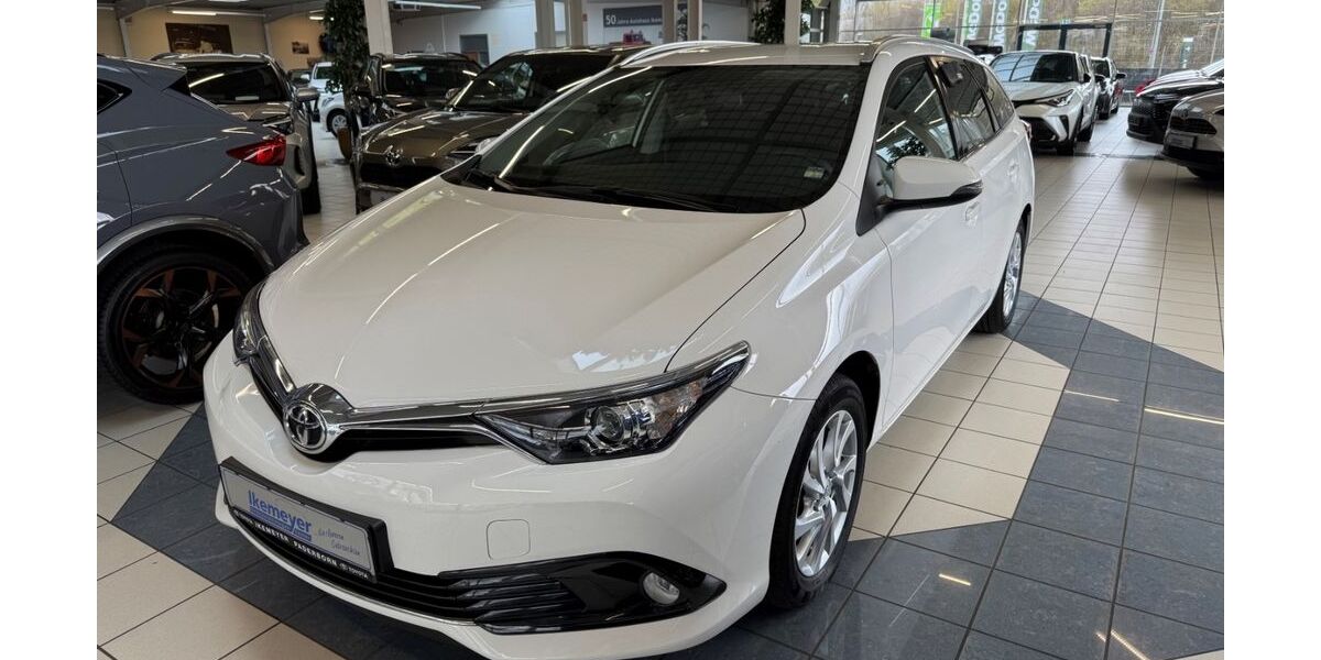 Toyota Auris Touring Sports 53.470 km 11.890 &euro; Paderborn 33104
