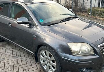 Toyota Avensis 211.000 km 1.200 &euro; Lippstadt 59557