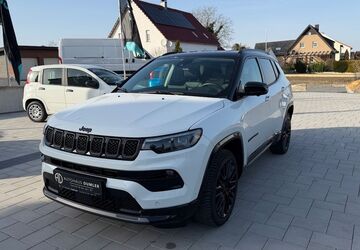 Jeep Compass 20.815 km 24.990 &euro; Büren-Steinhausen 33142