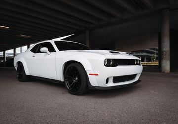 Dodge Challenger 98.000 km 30.000 &euro; Delbrück 33129