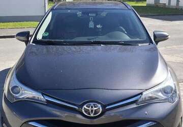 Toyota Avensis 190.000 km 9.800 &euro; Lippstadt 59555