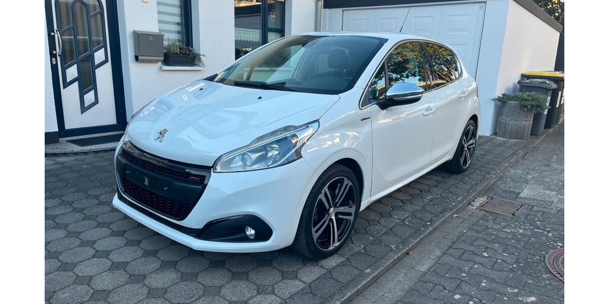 Peugeot 208 71.672 km 11.990 &euro; Paderborn 33100