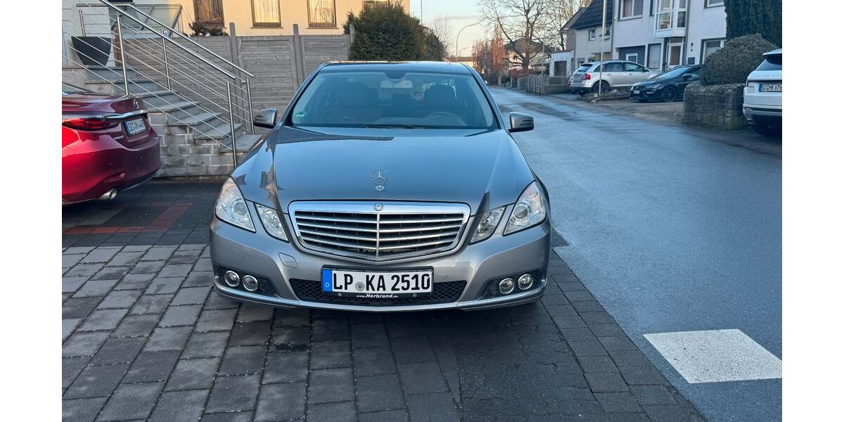 Mercedes-Benz E 220 148.000 km 13.900 &euro; Lippstadt 59556