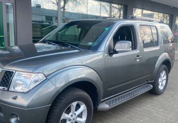 Nissan Pathfinder 199.000 km 7.900 &euro; Gütersloh 33334