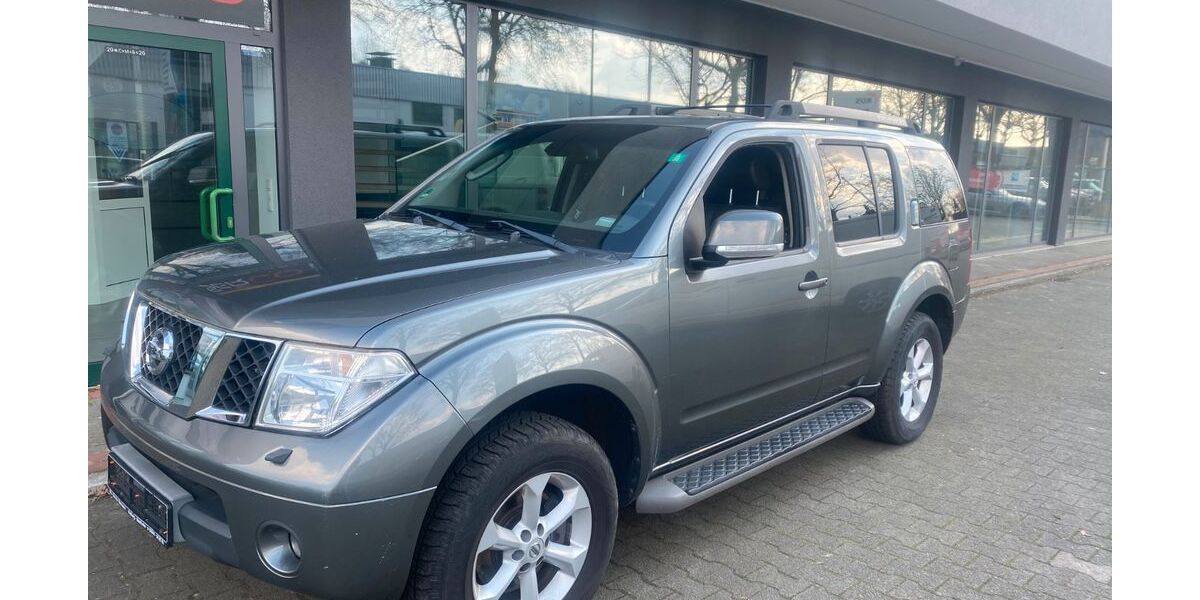 Nissan Pathfinder 199.000 km 7.900 &euro; Gütersloh 33334