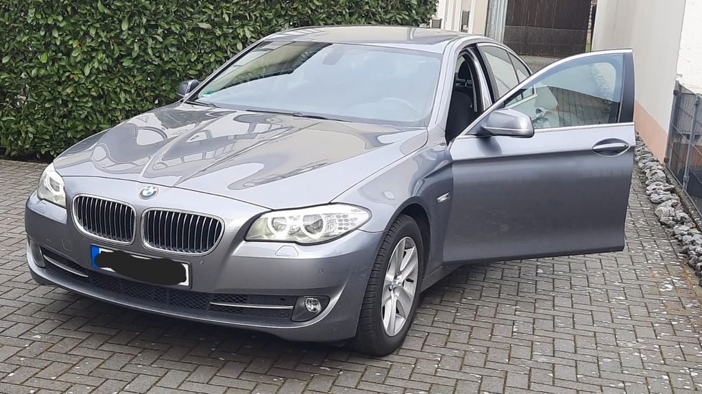 BMW 523 180.000 km 9.200 &euro; Gütersloh 33332