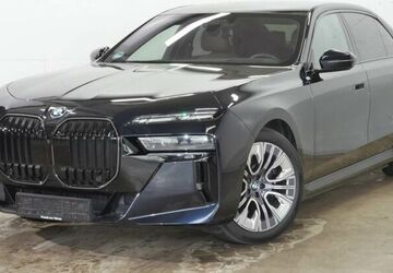 BMW i7 53.990 km 87.640 &euro; Paderborn 33100