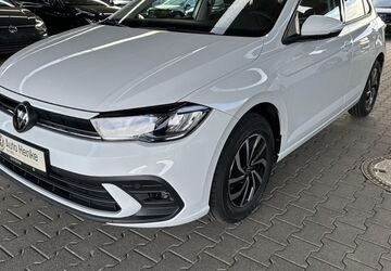 VW Polo 5.475 km 21.985 &euro; Büren 33142