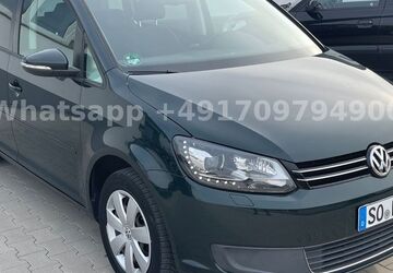 VW Touran 141.000 km 8.499 &euro; Lippstadt 59557