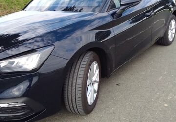 Seat Leon 42.900 km 18.900 &euro; Paderborn 33100