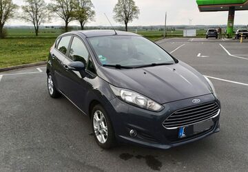 Ford Fiesta 49.100 km 7.399 &euro; Bad Sassendorf 59505