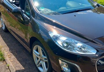 Peugeot 308 81.000 km 6.500 &euro; Paderborn 33165