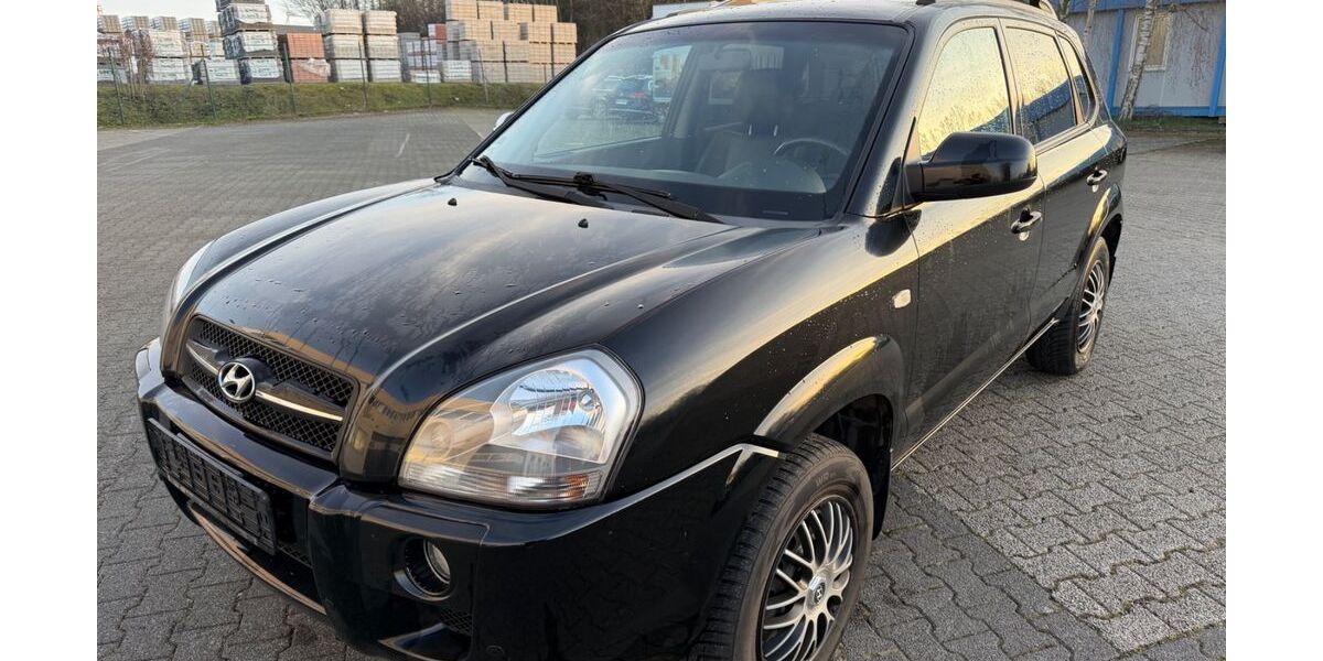 Hyundai TUCSON 165.000 km 4.900 &euro; Paderborn 33106