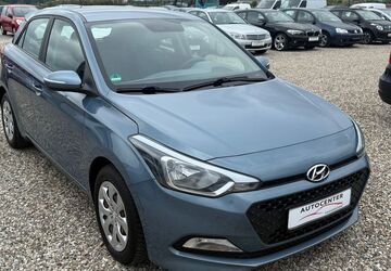 Hyundai i20 110.000 km 7.400 &euro; Paderborn 33106