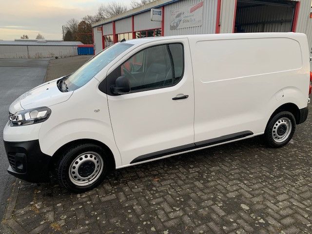 Opel Vivaro 80.000 km 14.299 &euro; Bad Wünnenberg 33181
