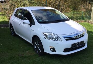 Toyota Auris 78.000 km 10.450 &euro; Paderborn 33106