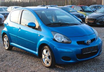 Toyota Aygo (X) 100.000 km 3.900 &euro; Paderborn 33106