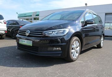 VW Touran 161.649 km 17.990 &euro; Paderborn Schloß-Neuhaus 33104
