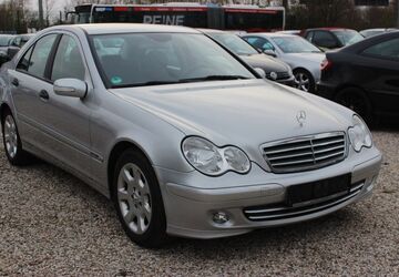Mercedes-Benz C 220 146.000 km 5.490 &euro; Paderborn 33106