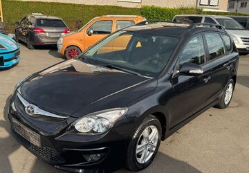 Hyundai i30 185.000 km 2.999 &euro; Paderborn 33100