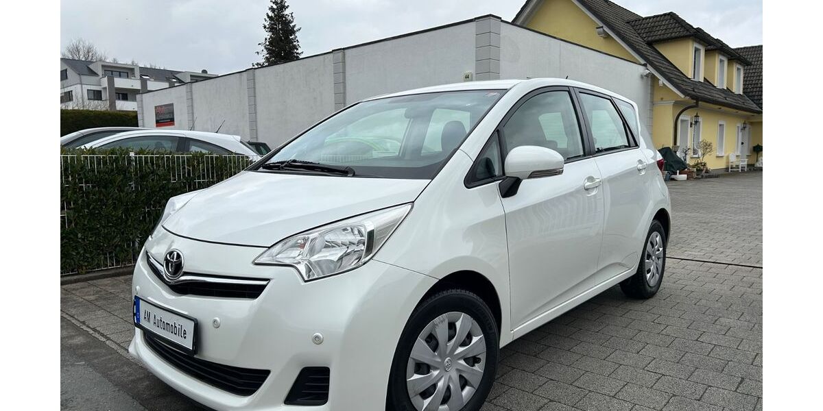Toyota Verso-S 65.646 km 7.700 &euro; Soest 59494