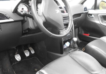 Peugeot 207 CC 71.400 km 5.700 &euro; Paderborn 33104