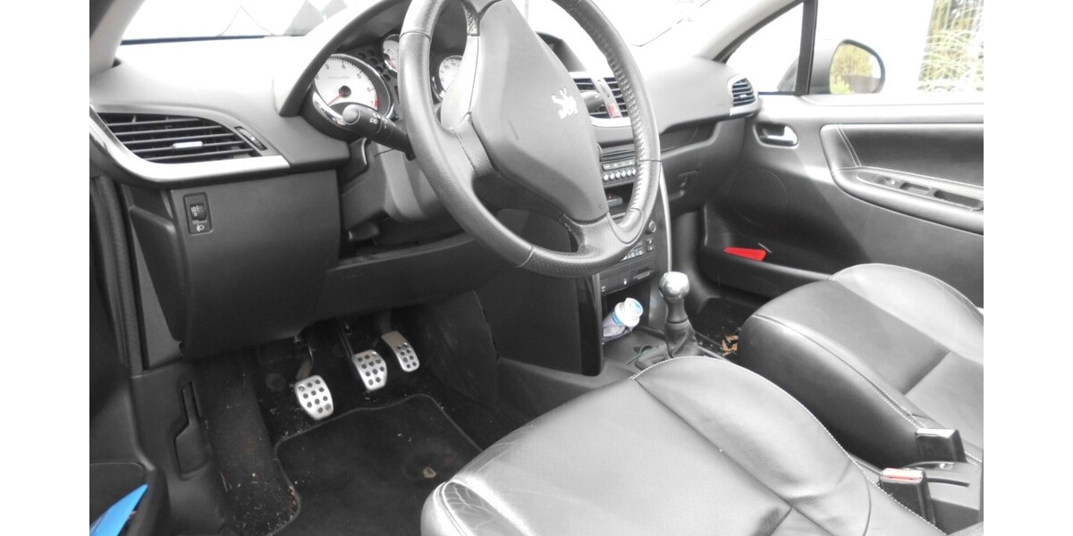 Peugeot 207 CC 71.400 km 5.700 &euro; Paderborn 33104