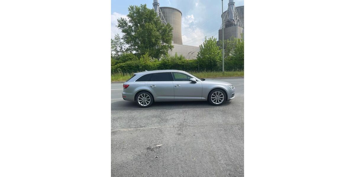 Audi A4 74.500 km 17.900 &euro; Soest 59494