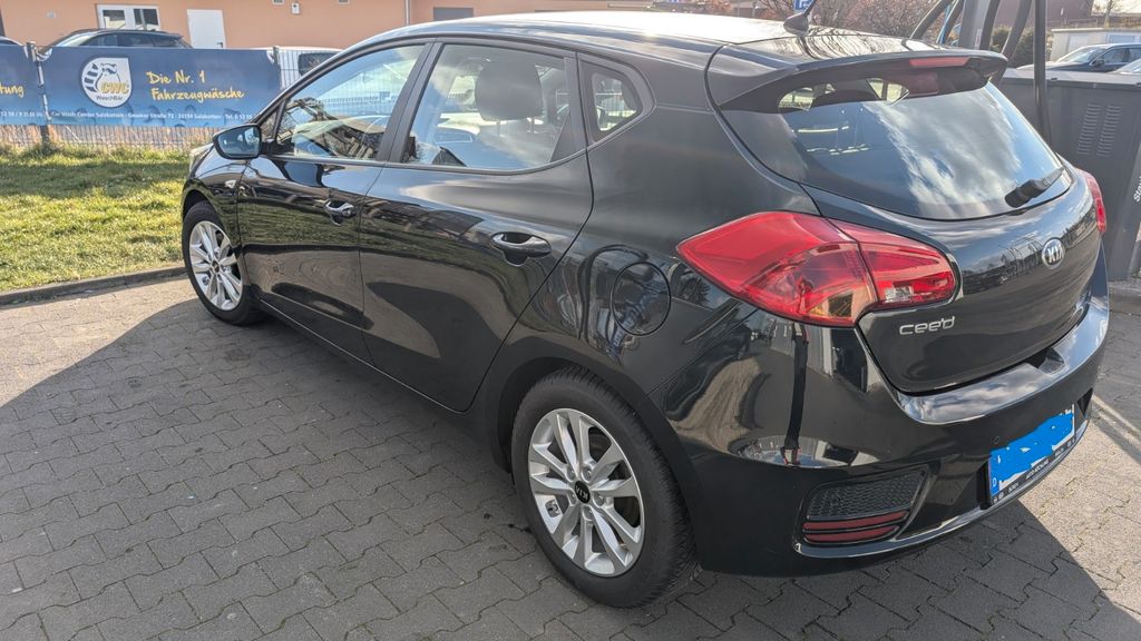Kia ceed / Ceed 65.328 km 8.850 &euro; Büren 33142