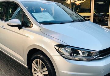 VW Touran 86.900 km 17.900 &euro; Paderborn 33104