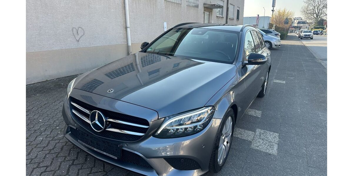 Mercedes-Benz C 200 165.000 km 15.999 &euro; Paderborn 33100