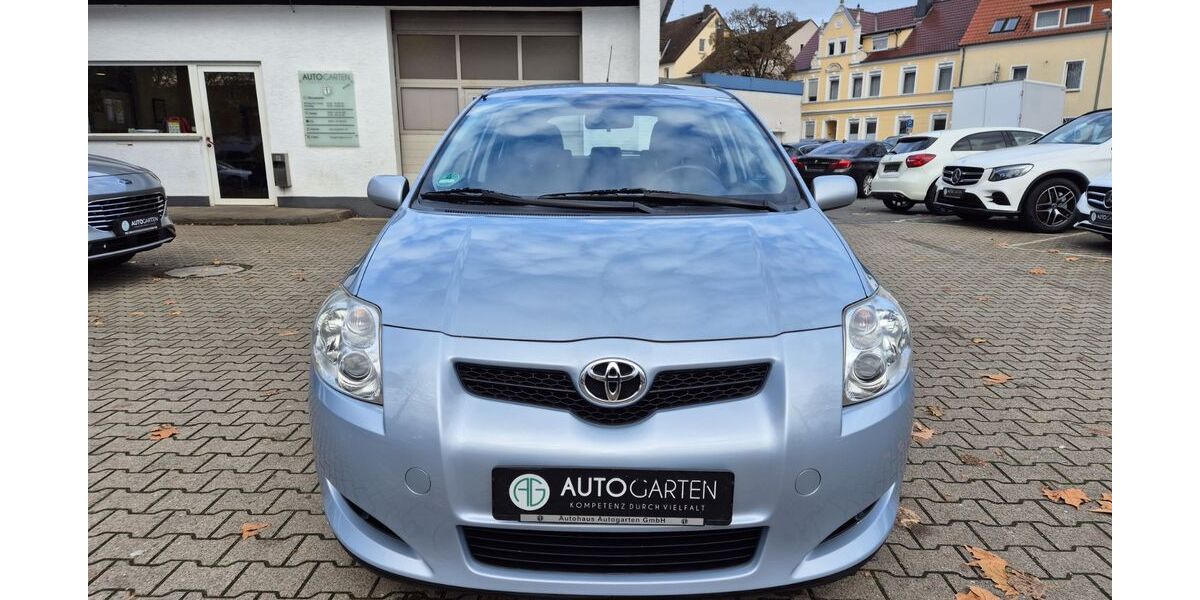 Toyota Auris 80.000 km 8.450 &euro; Paderborn 33098