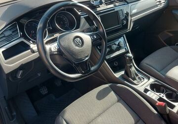 VW Touran 95.000 km 13.400 &euro; Gütersloh 33334