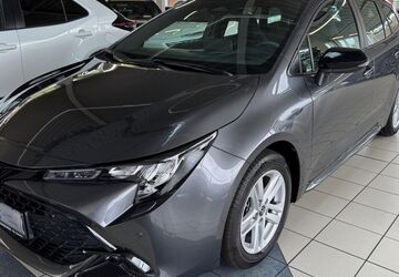 Toyota Corolla 16.745 km 28.490 &euro; Paderborn 33104