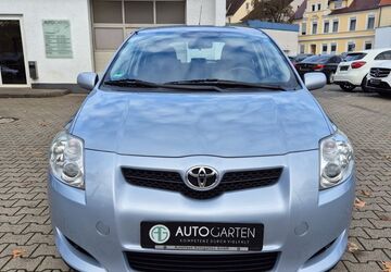 Toyota Auris 80.000 km 8.450 &euro; Paderborn 33098