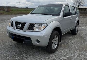 Nissan Pathfinder 165.000 km 9.000 &euro; Lippstadt 59557