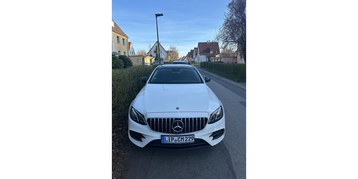 Mercedes-Benz E 350 153.243 km 22.999 &euro; Paderborn 33106