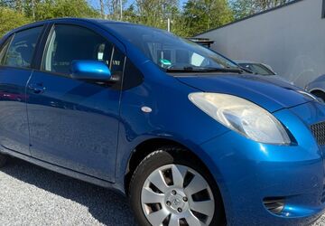 Toyota Yaris 261.000 km 2.799 &euro; Paderborn 33106