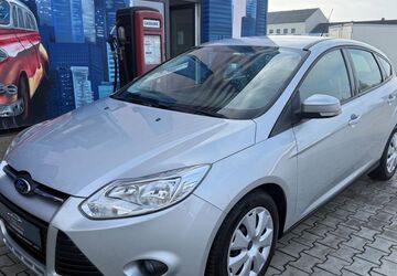 Ford Focus 77.000 km 7.399 &euro; Paderborn 33104