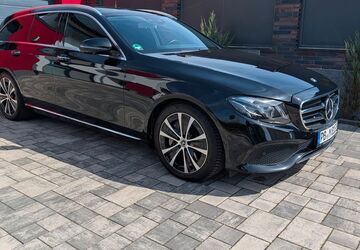 Mercedes-Benz E 300 72.000 km 26.500 &euro; Paderborn 33100